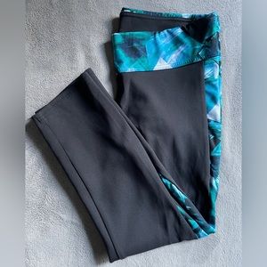 BlackMilk Crystal cropped gym leggings SIZE L